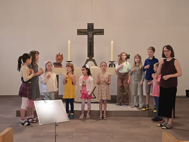 1000402343-1600.jpg Kinderchor